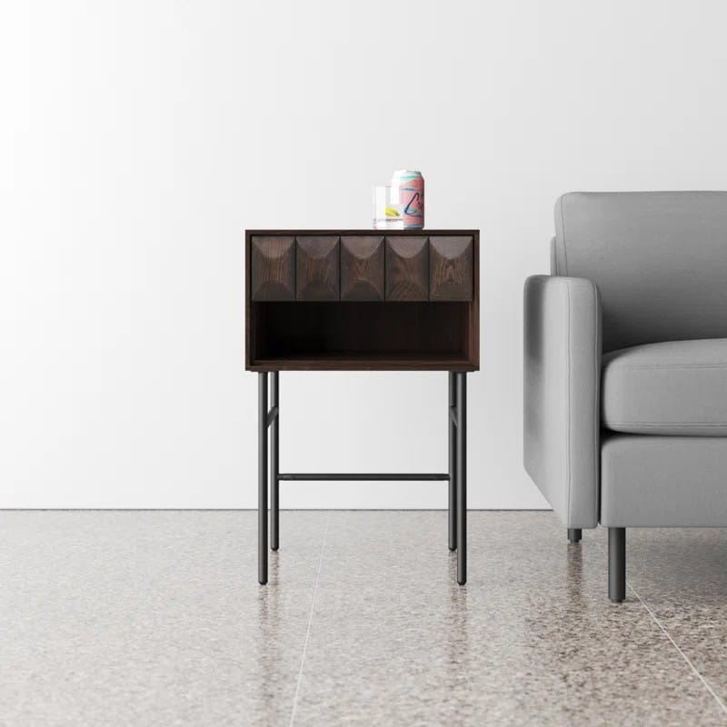 طاولة جانبية بيترو مع مساحة تخزين