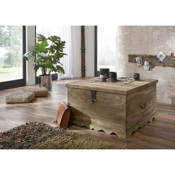 Leeds Blanket Chest